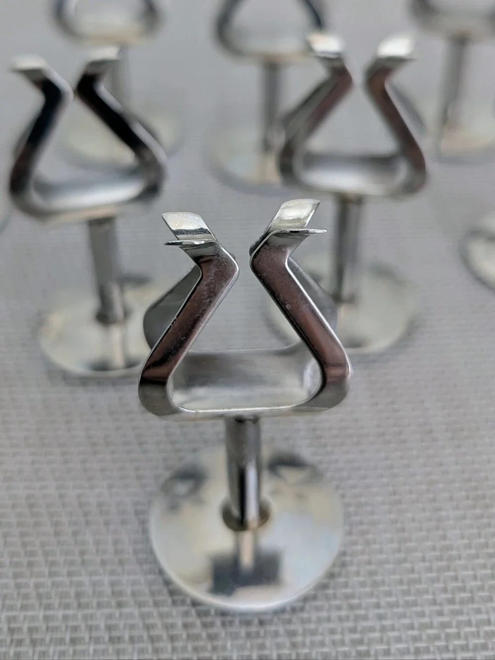CRATE & BARREL Set of 8 Harp Music Stand Placecard Holder Stainless Steel Modern